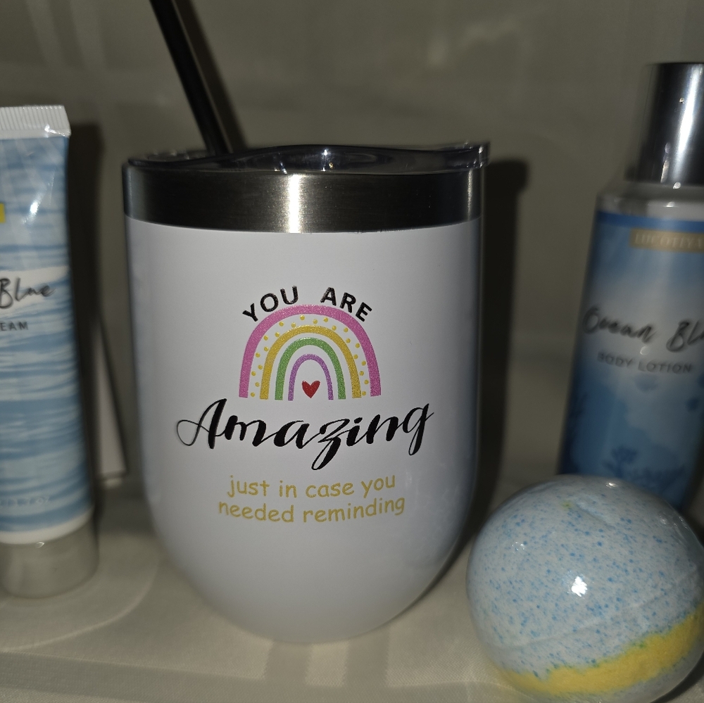 Hello Beautiful Box Bundle 💙 - Picture 3 of 16